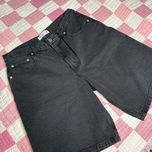 Abercrombie Mid Rise 10" Loose Short